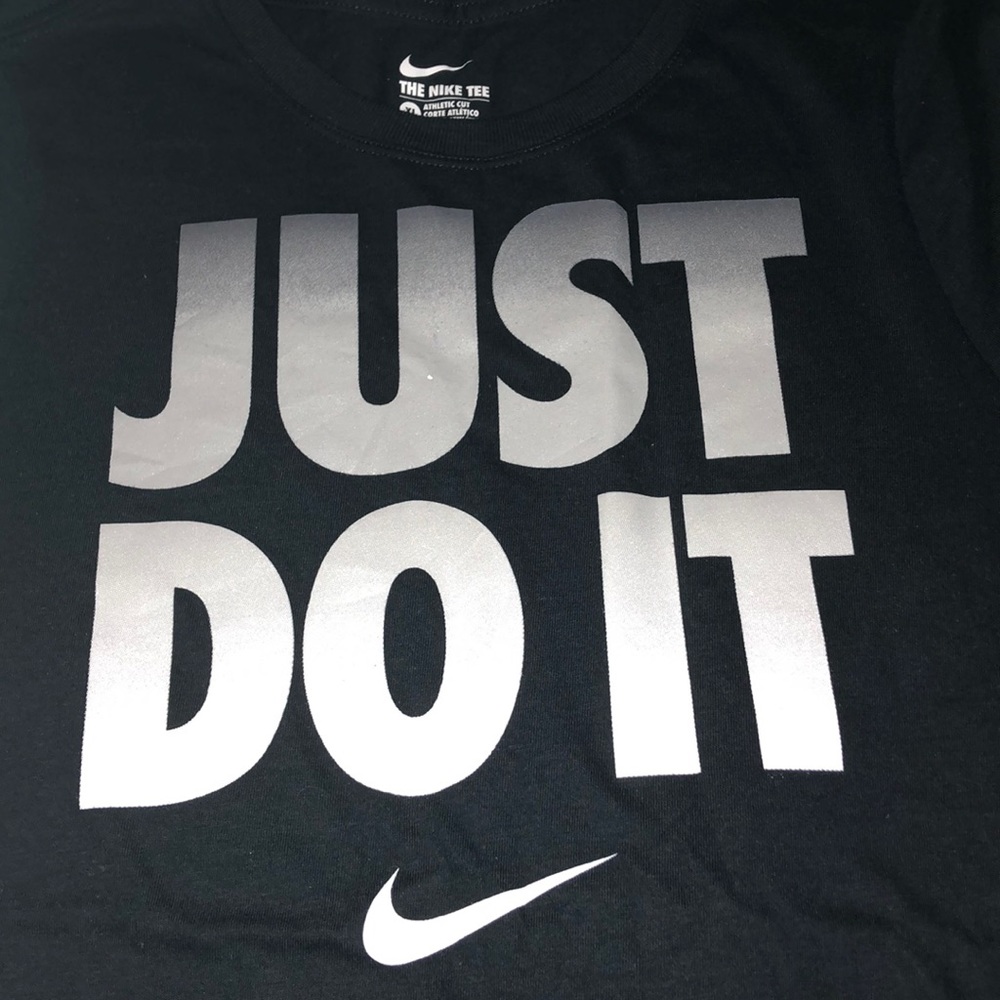 Nike shirt // GIRLS XL KIDS